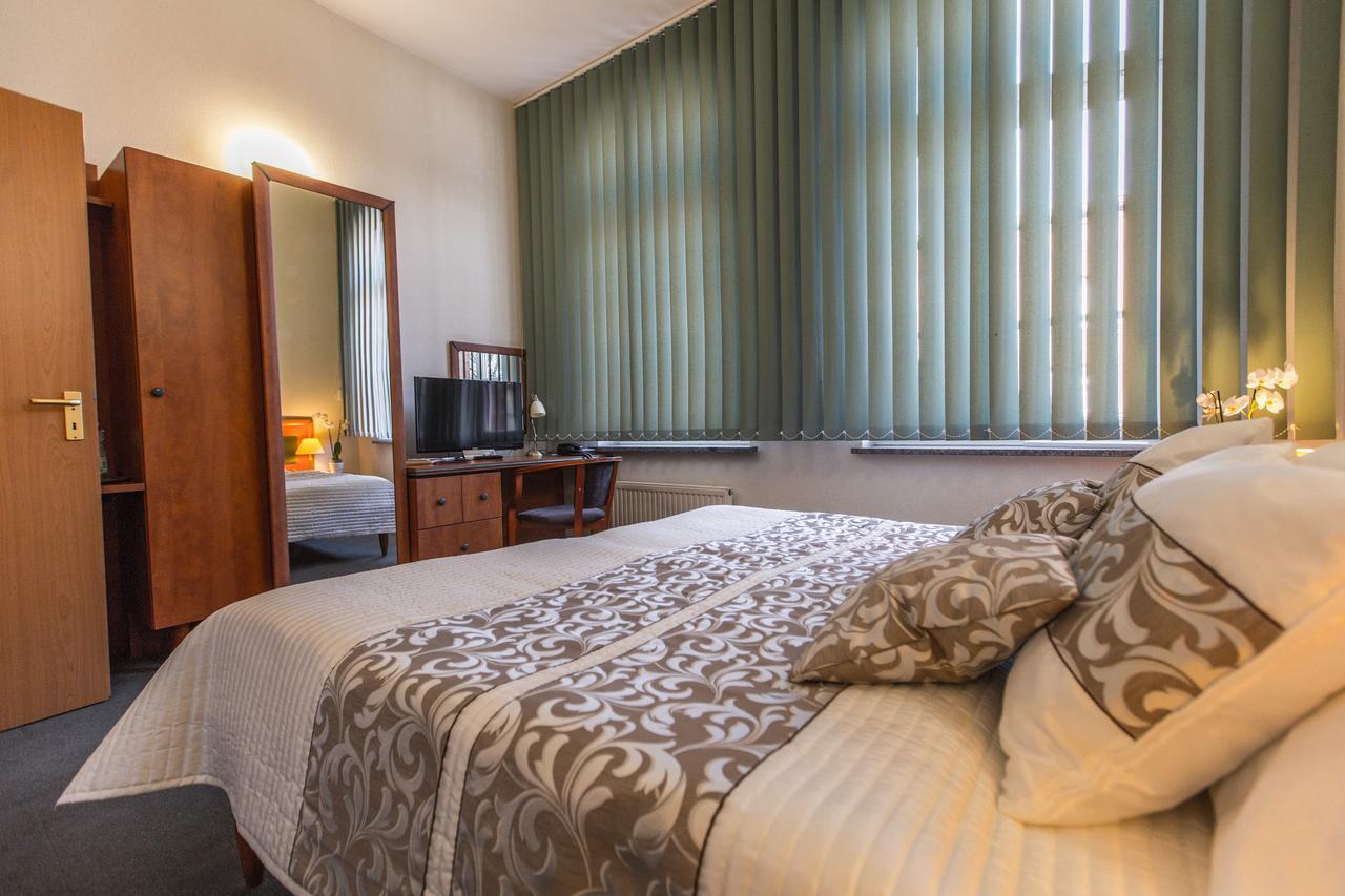 Hotel Rycerski Щецин Экстерьер фото