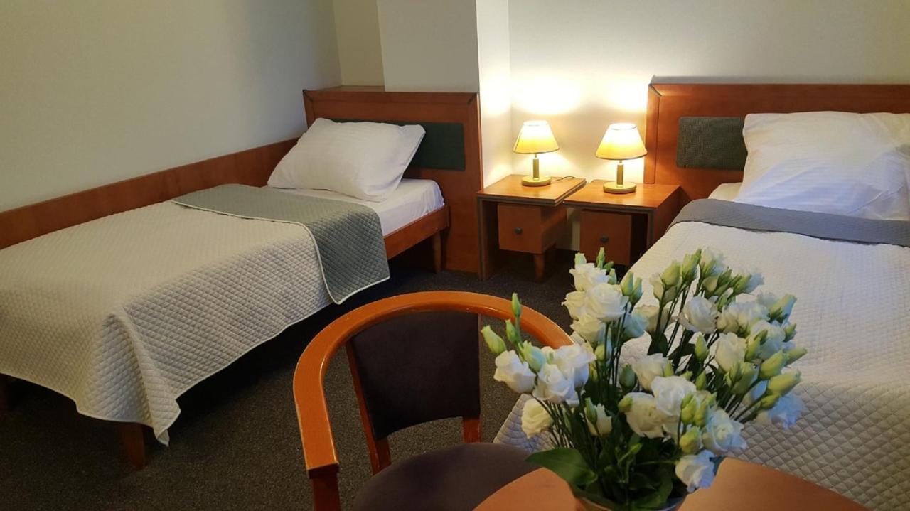 Hotel Rycerski Щецин Экстерьер фото